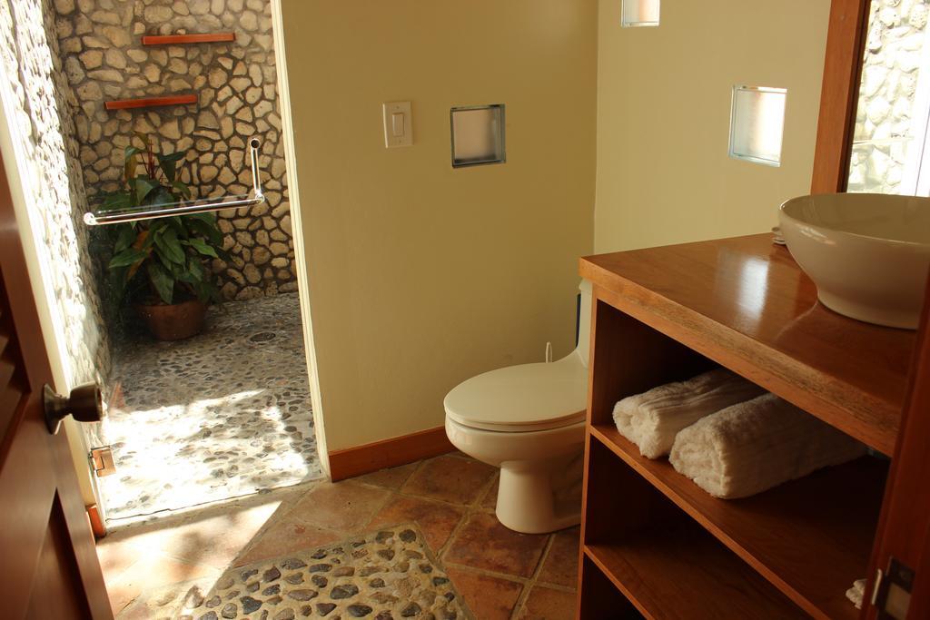 Coral Beach Village Resort Utila Room photo